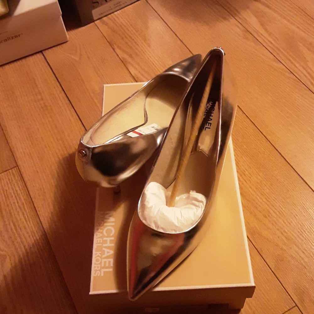Shoe